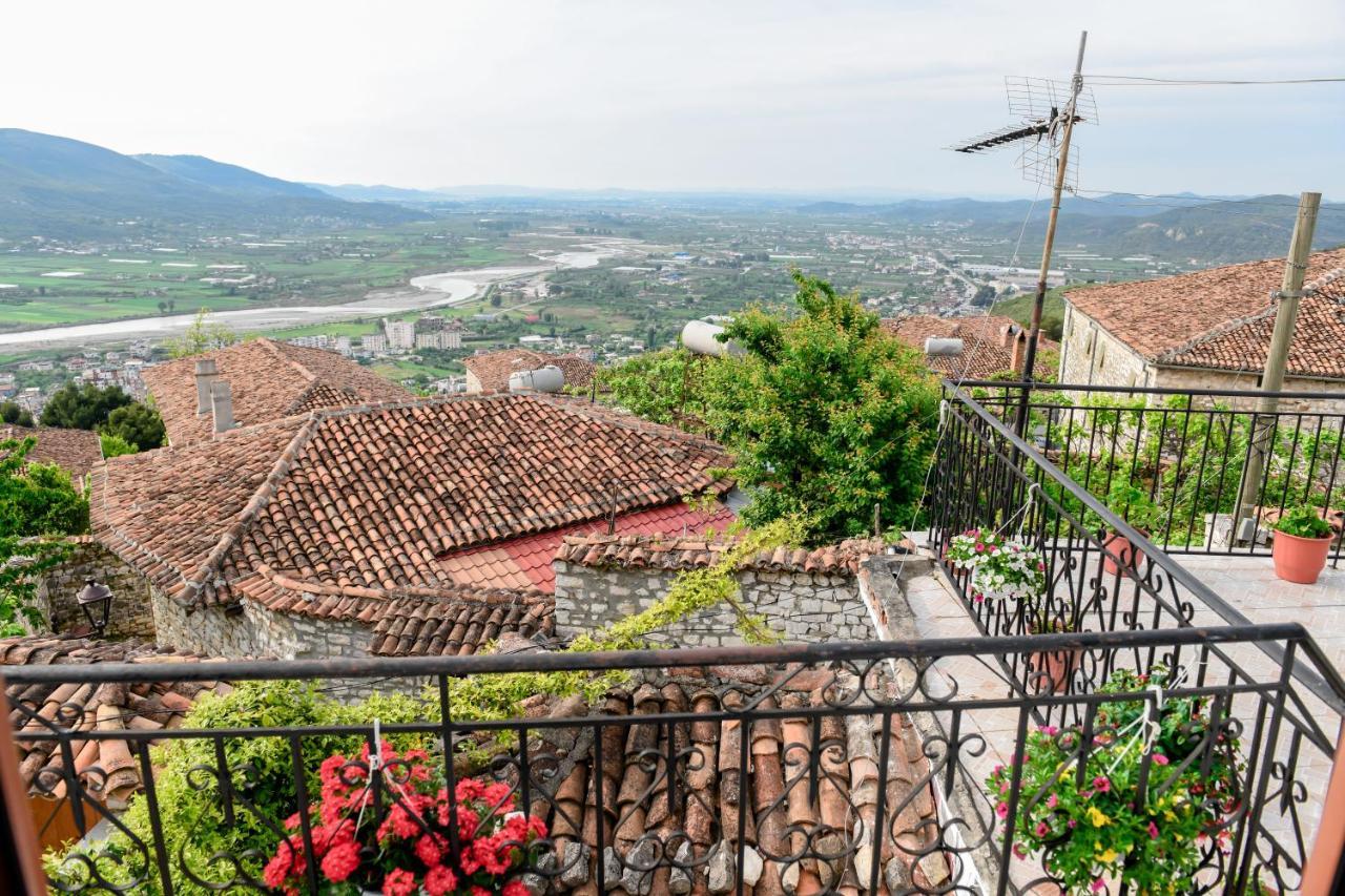 Guest House Luli Berat Exterior foto